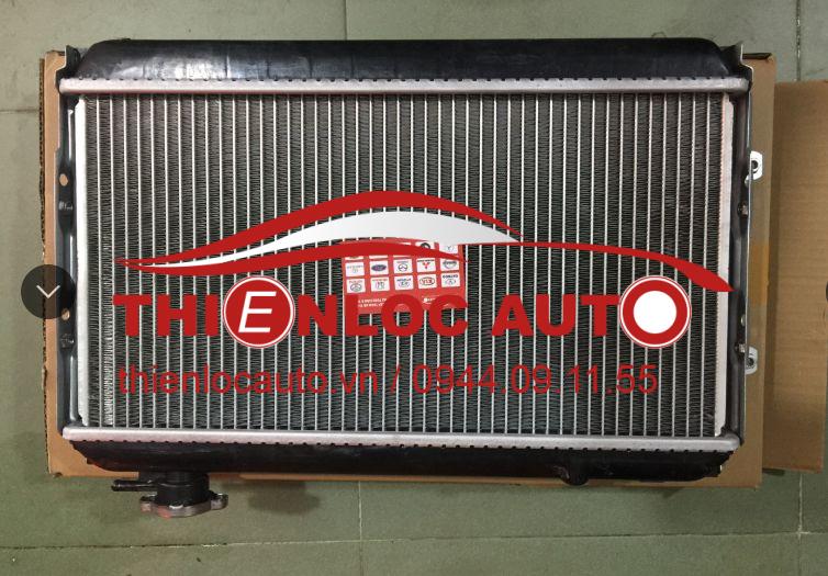 Két nước Suzuki APV