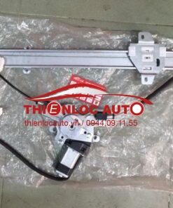 Compa lên kính sau Suzuki Vitara