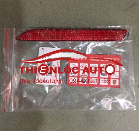 Đèn phản quang cản sau Innova