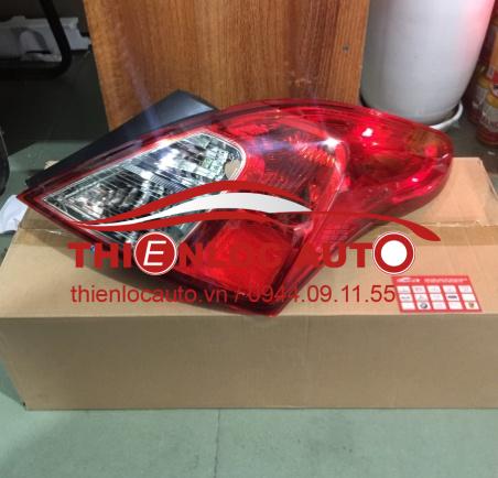 Đèn hậu Nissan sunny