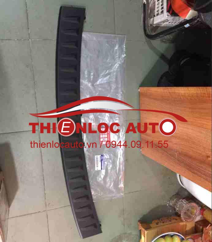 ỐP TRÊN CẢN SAU HYUNDAI SANTAFE