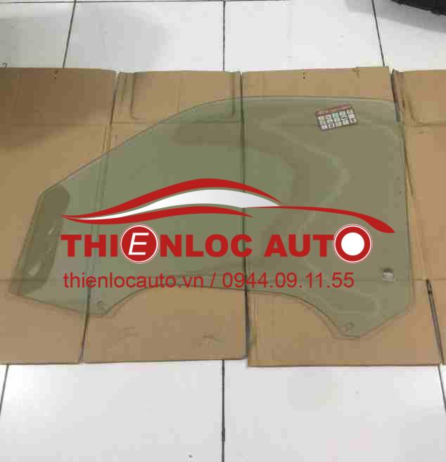 kính cánh cửa trước phải ford everest