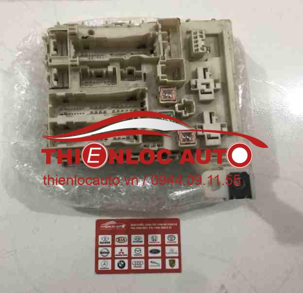 HỘP CẦU CHÌ TRONG XE TOYOTA ALTIS