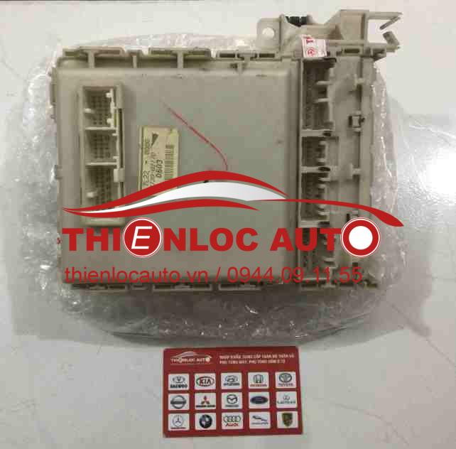 HỘP CẦU CHÌ TRONG XE TOYOTA ALTIS