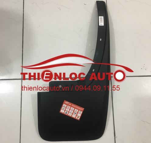 CHẮN BÙN BÁNH SAU FORD RANGER