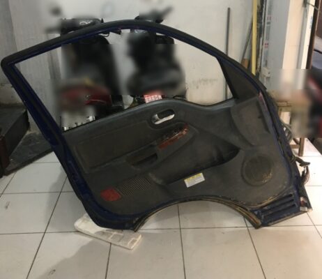 CÁNH CỬA TRÁI KIA BONGO