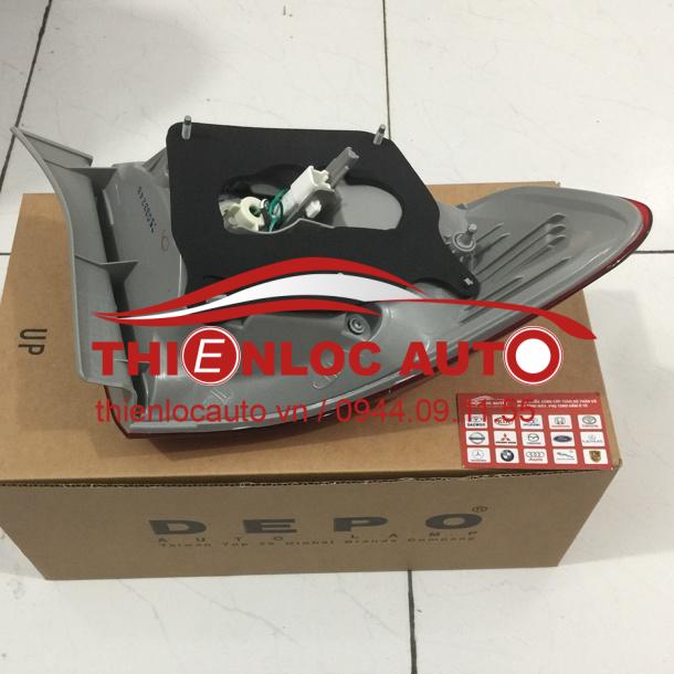 ĐÈN HẬU NGOÀI PHỤ TOYOTA ALTIS