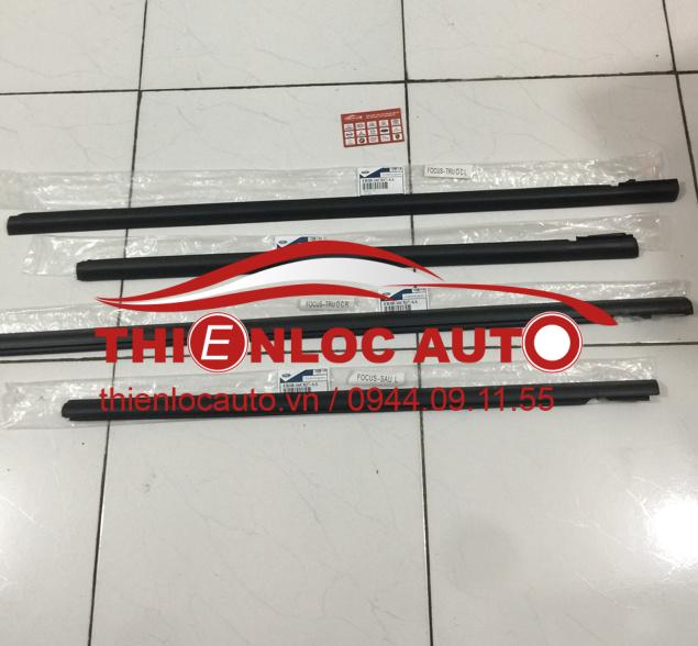 NẸP CHÂN KÍNH FORD FOCUS
