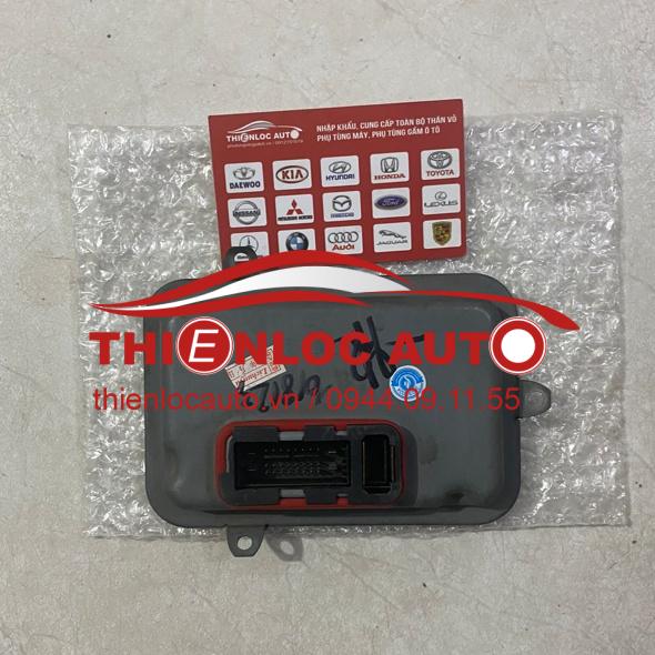 BA LÁT ĐÈN PHA MERCEDES C300