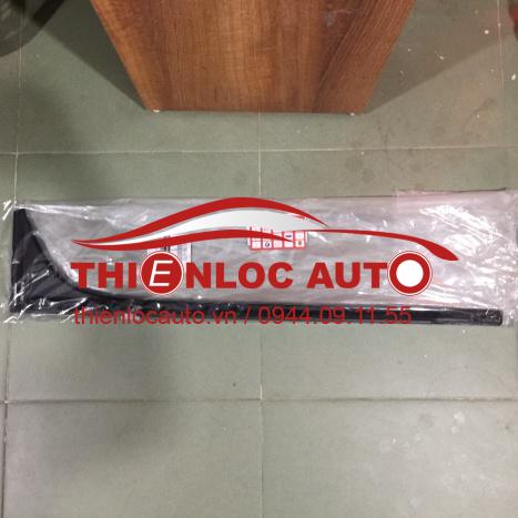 NẸP CHÂN KÍNH SAU LÁI MAZDA BT50