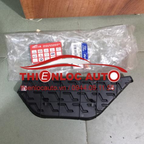 ỐP BẬC LÊN XUỐNG TRÁI HYUNDAI H100