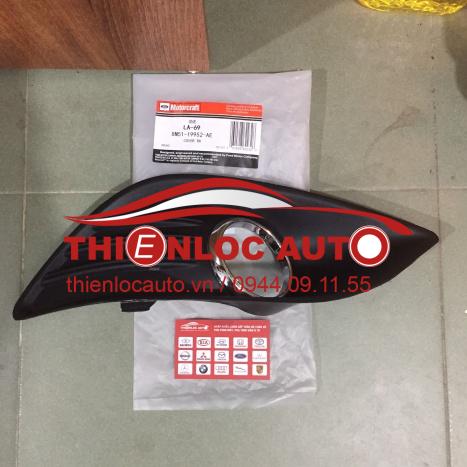 ỐP ĐÈN GẦM PHẢI FORD FOCUS