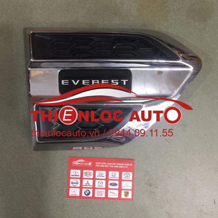 ỐP MANG CÁ PHẢI FORD EVEREST