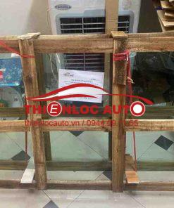 KÍNH CHẮN GIÓ TRƯỚC SUZUKI 5 TẠ