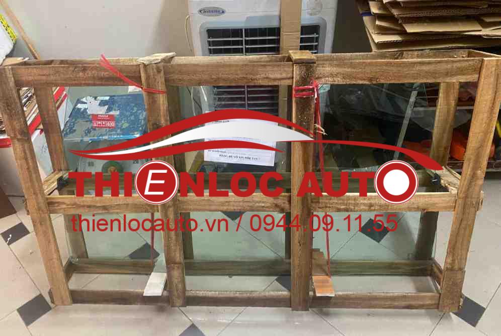 KÍNH CHẮN GIÓ TRƯỚC SUZUKI 5 TẠ