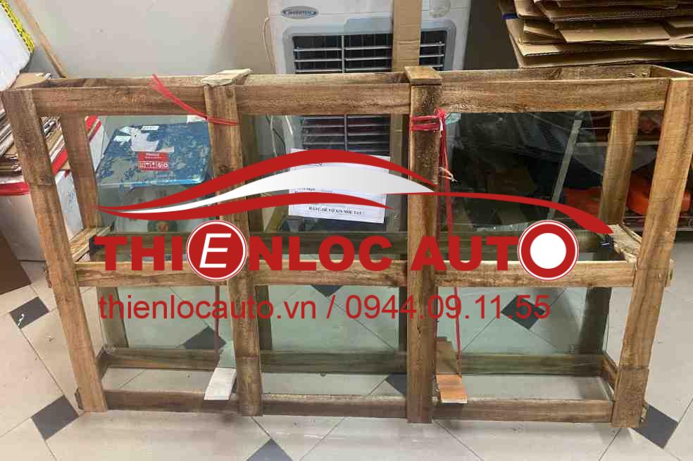 KÍNH CHẮN GIÓ TRƯỚC SUZUKI 5 TẠ